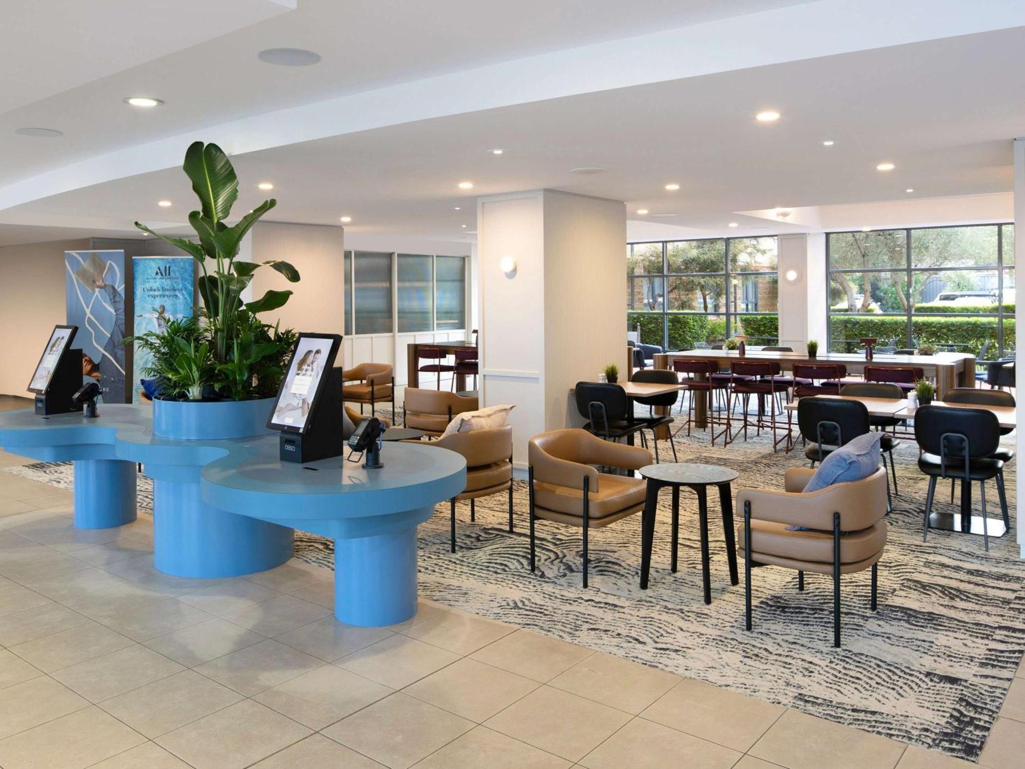 Mercure Sydney Manly Warringah Exterior photo