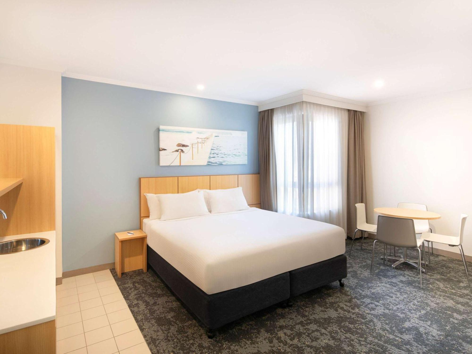 Mercure Sydney Manly Warringah Exterior photo