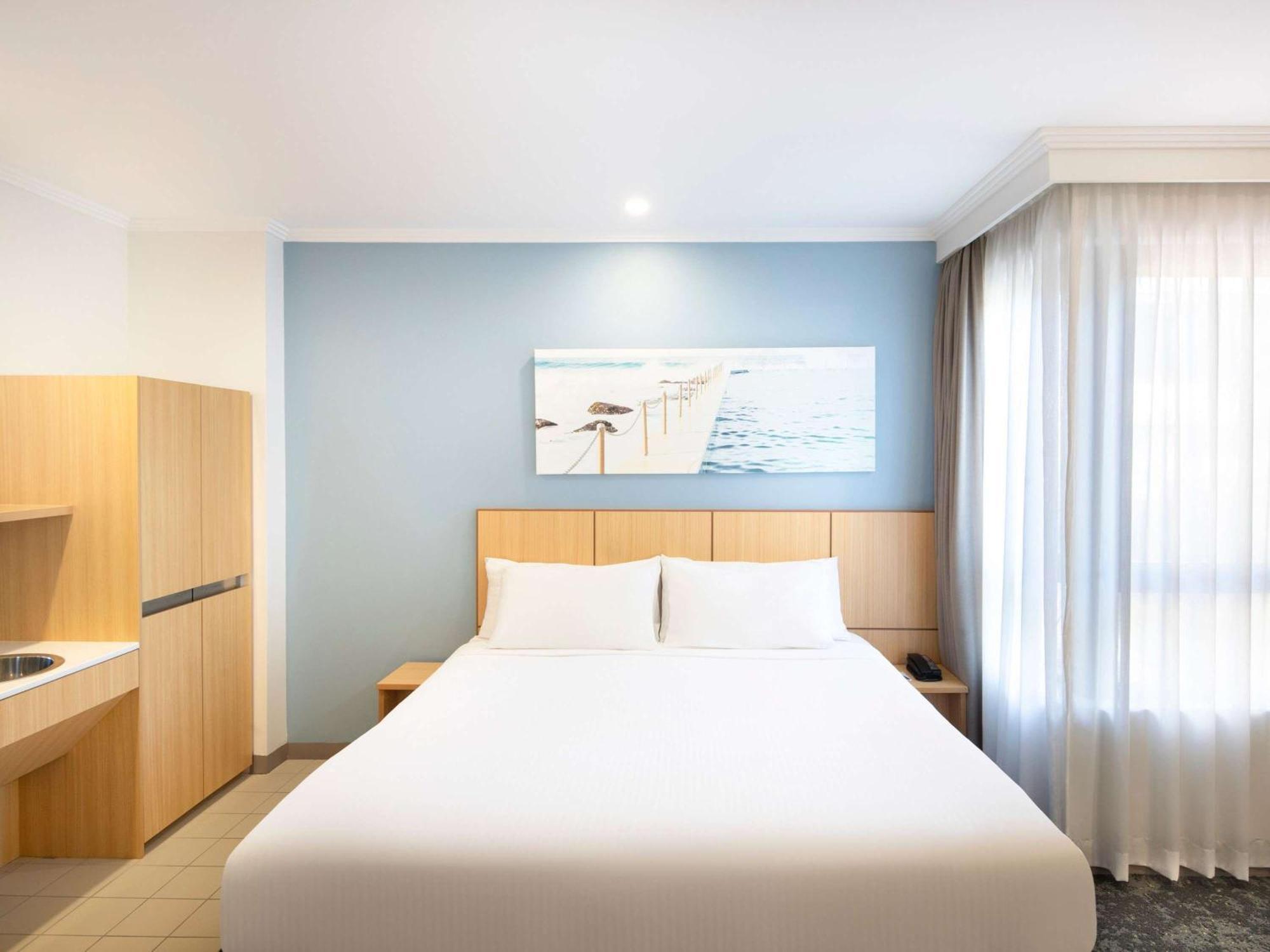 Mercure Sydney Manly Warringah Exterior photo